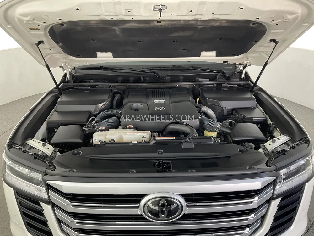 Toyota Land Cruiser 2023 for Sale in Sharjah Image-7