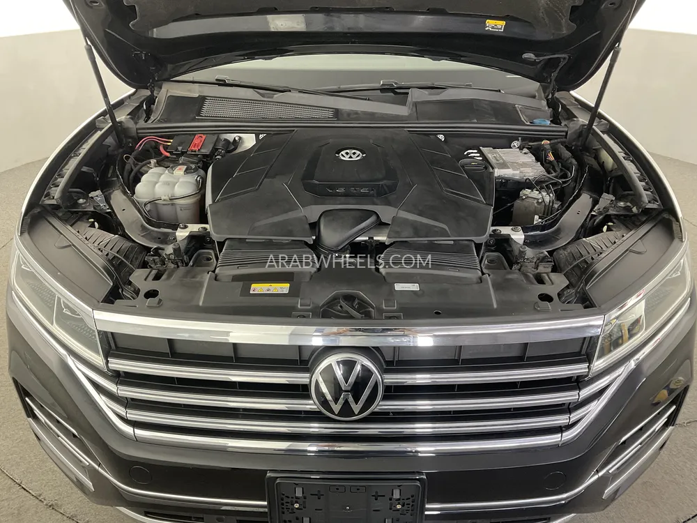 Volkswagen Touareg 2021 for Sale in Sharjah Image-10