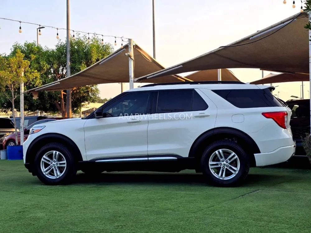 Ford Explorer 2021 for Sale in Sharjah Image-2