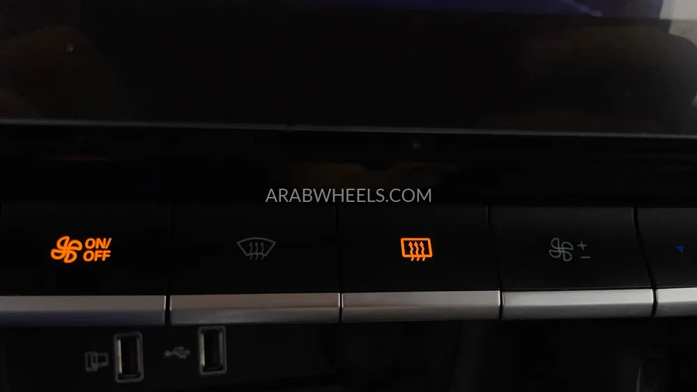 MG ZS 2023 for Sale in Dubai Image-40