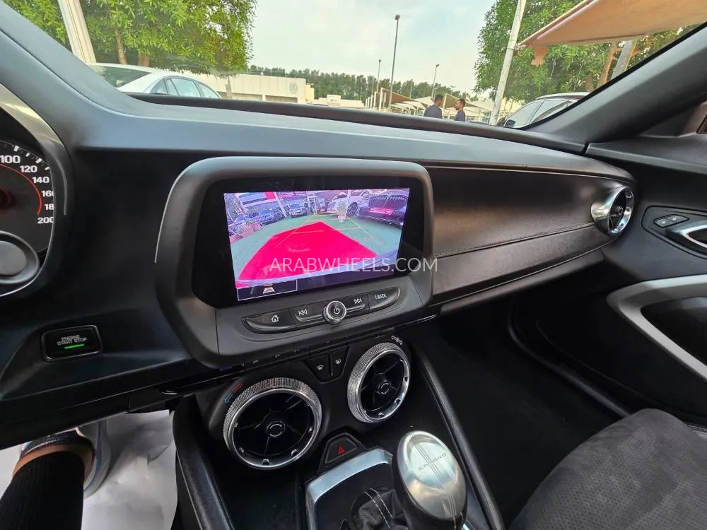 Chevrolet Camaro 2022 for Sale in Sharjah Image-5