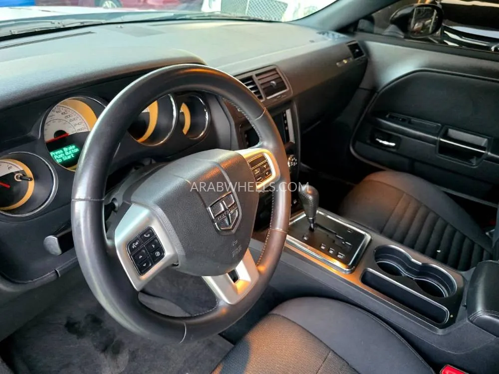 Dodge Challenger 2014 for Sale in Sharjah Image-7