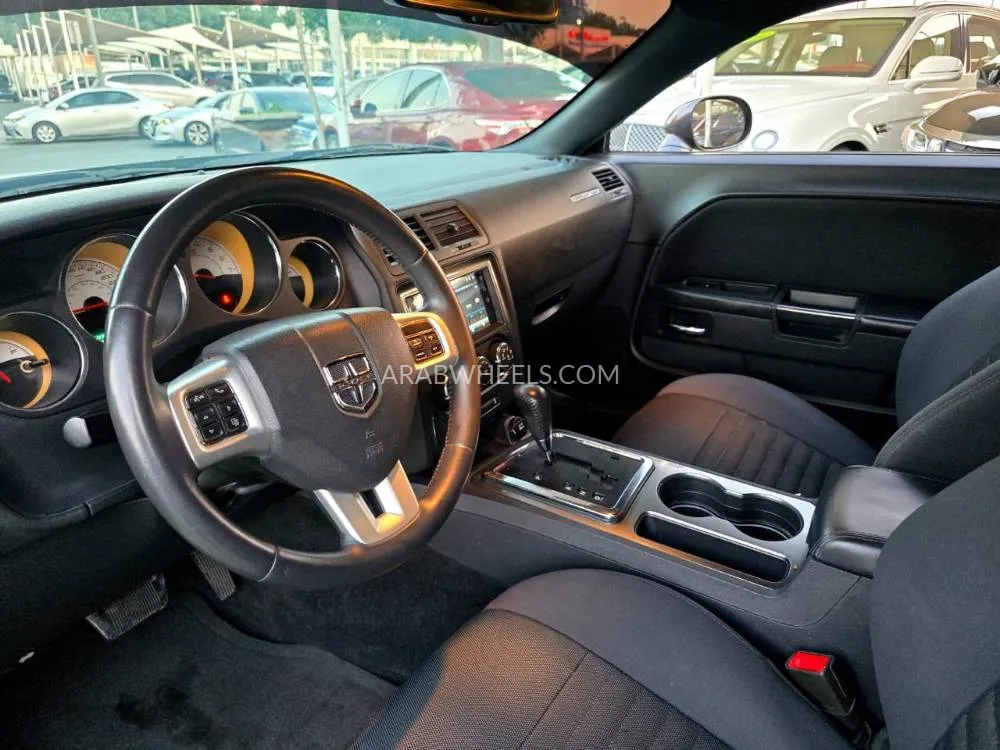 Dodge Challenger 2014 for Sale in Sharjah Image-30