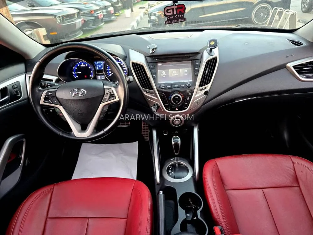 Hyundai Veloster 2015 for Sale in Sharjah Image-5
