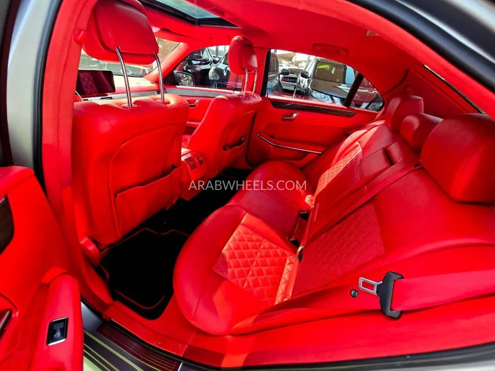 Mercedes Benz E Class 2014 for Sale in Sharjah Image-34