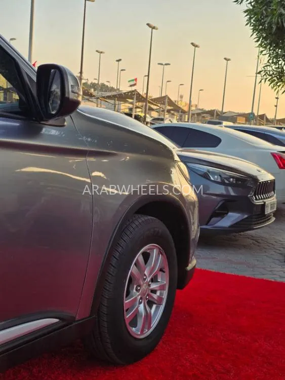 Mitsubishi Outlander 2016 for Sale in Sharjah Image-11