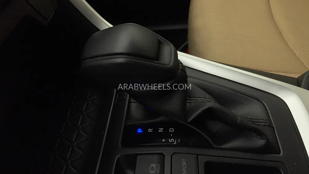 Toyota Rav4 2021 for Sale in Dubai Image-17