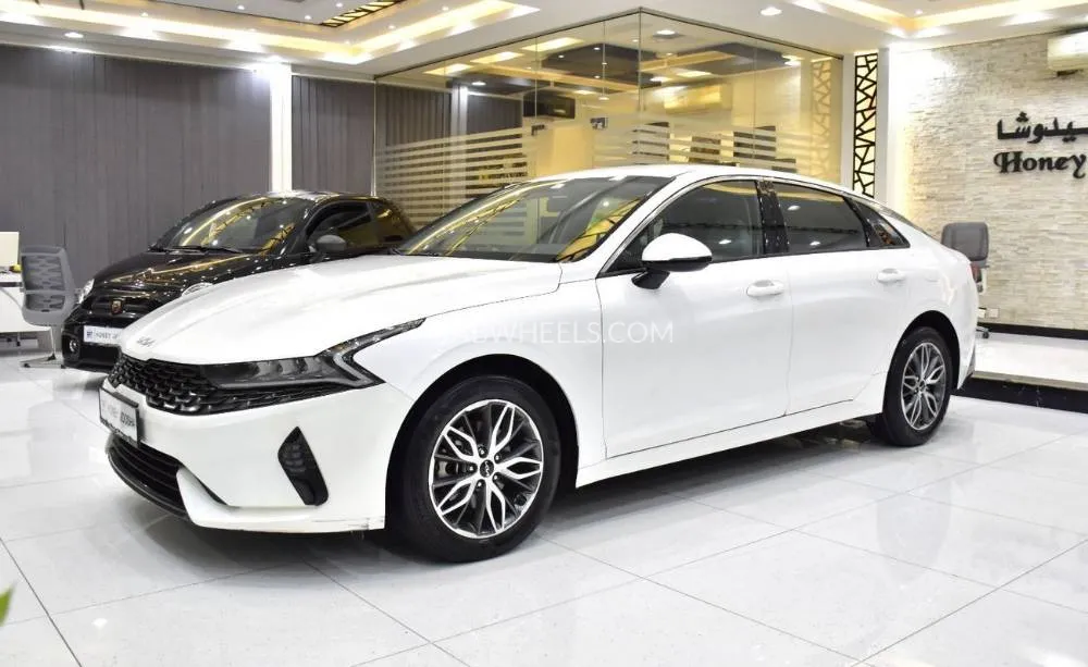 Kia K5 2023 for Sale in Dubai Image-3