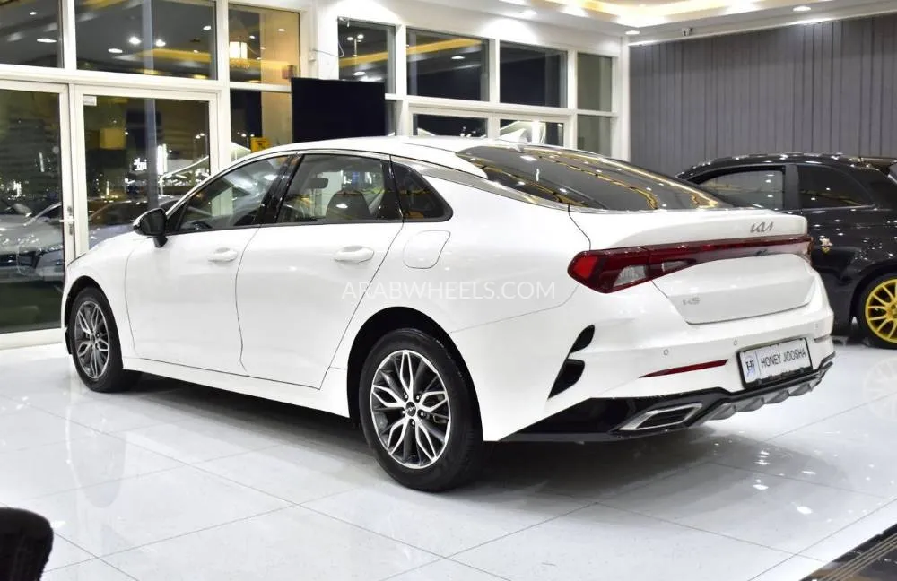 Kia K5 2023 for Sale in Dubai Image-7