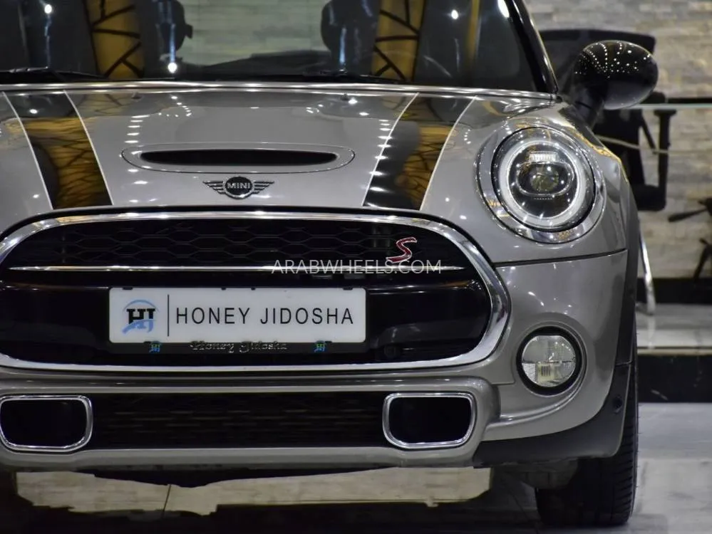 Mini Cooper 2019 for Sale in Dubai Image-4