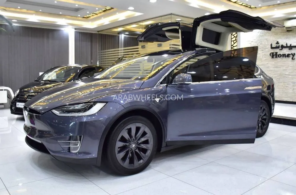 Tesla Model X 2019 for Sale in Dubai Image-3