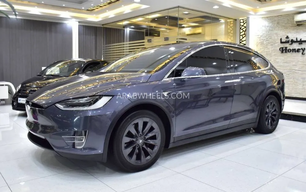 Tesla Model X 2019 for Sale in Dubai Image-4