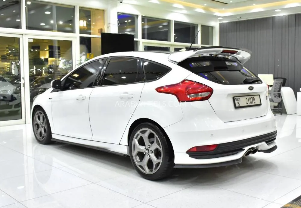 Ford Focus 2017 for Sale in Dubai Image-7