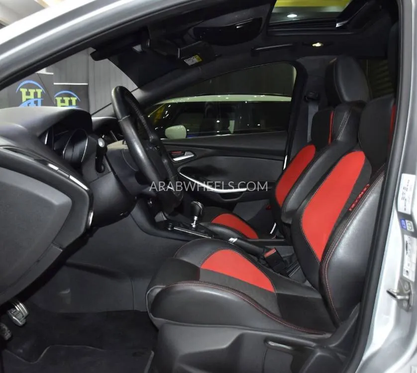 Ford Focus 2017 for Sale in Dubai Image-10