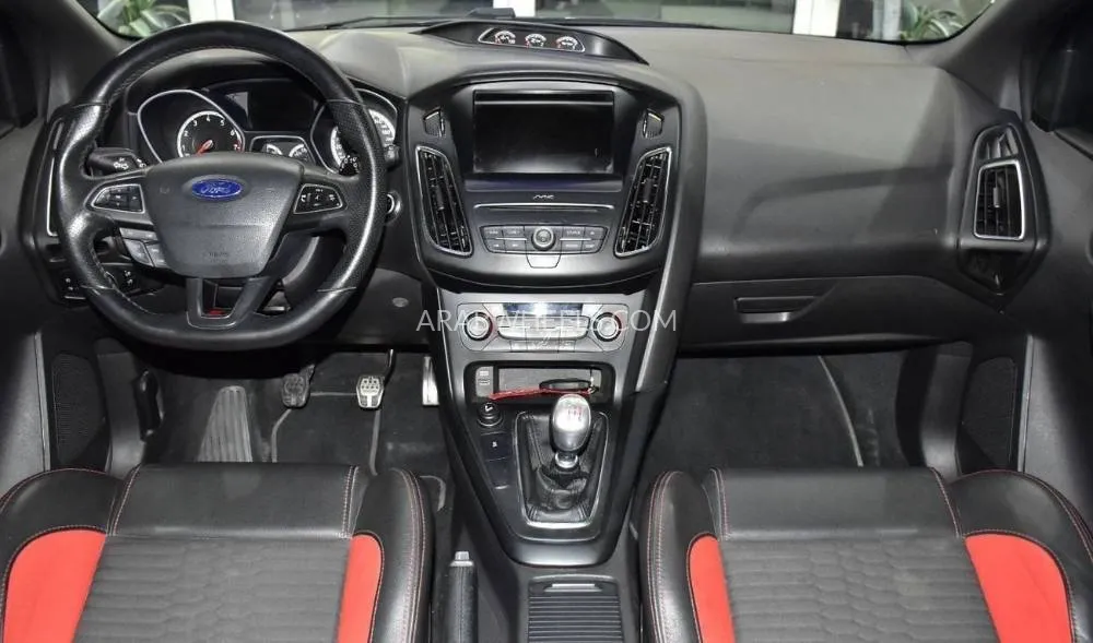 Ford Focus 2017 for Sale in Dubai Image-11