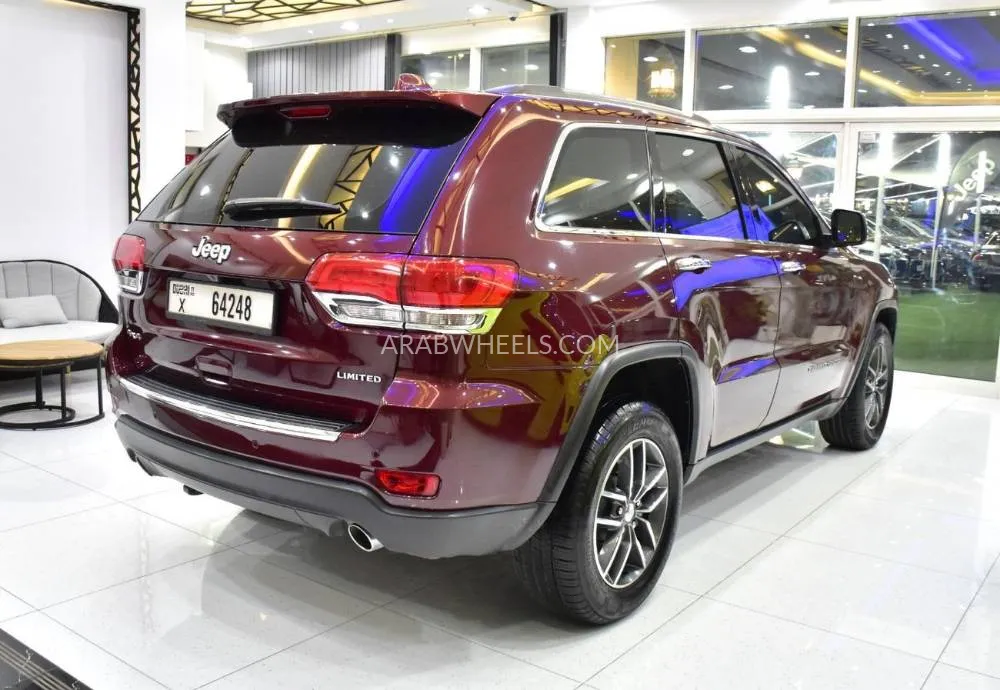 Jeep Cherokee 2017 for Sale in Dubai Image-6