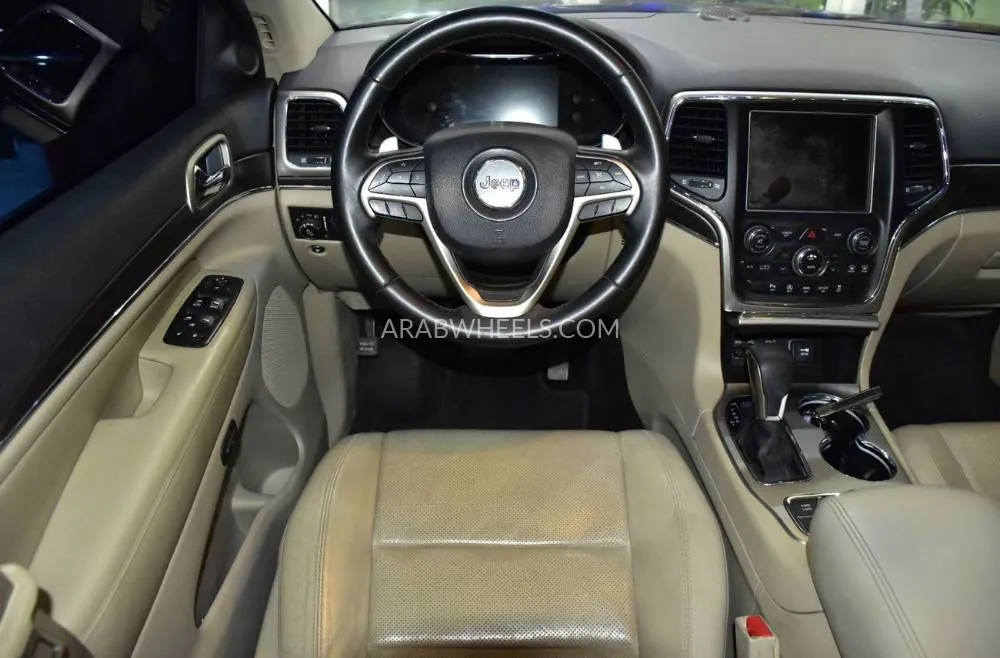 Jeep Cherokee 2017 for Sale in Dubai Image-12