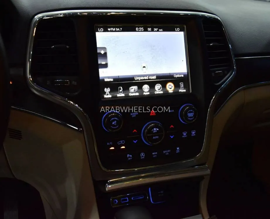 Jeep Cherokee 2017 for Sale in Dubai Image-15