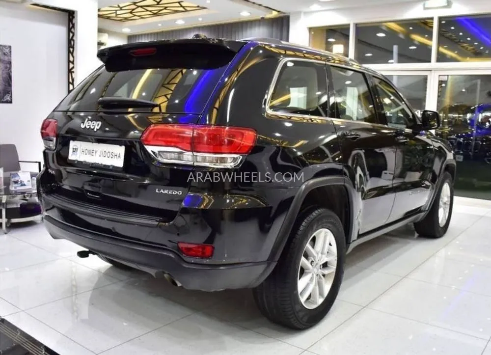 Jeep Cherokee 2018 for Sale in Dubai Image-6