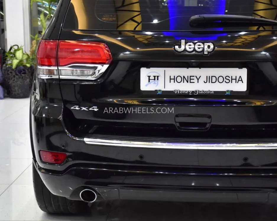 Jeep Cherokee 2018 for Sale in Dubai Image-8