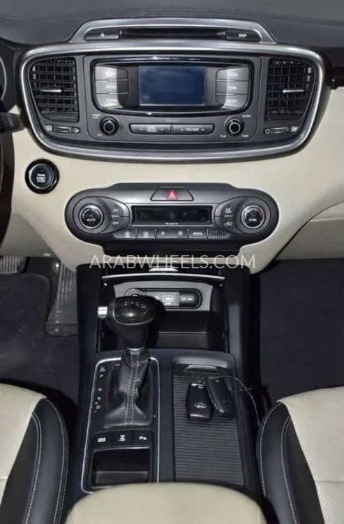 Kia Sorento 2016 for Sale in Dubai Image-15