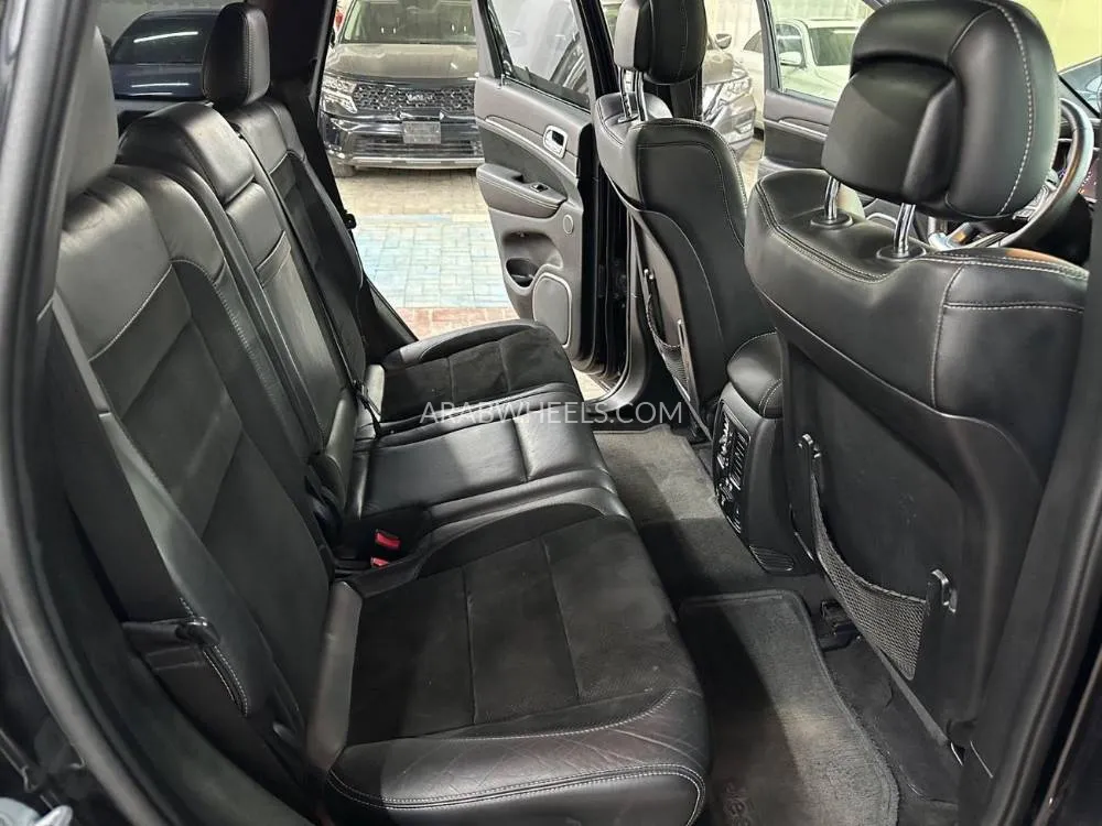 جيب شيروكي 2014 for Sale in عجمان Image-7