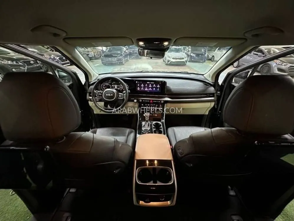 Kia Carnival 2021 for Sale in Ajman Image-9
