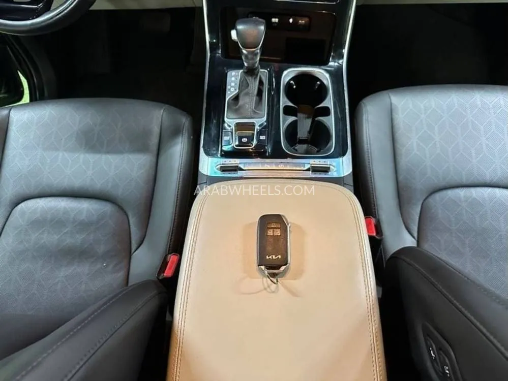 Kia Carnival 2021 for Sale in Ajman Image-11