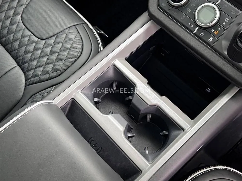 Land Rover Defender 2025 for Sale in Dubai Image-10