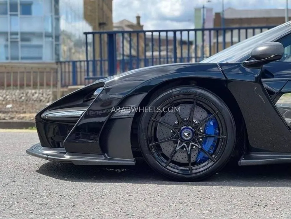 McLaren Senna 2018 for Sale in Dubai Image-17