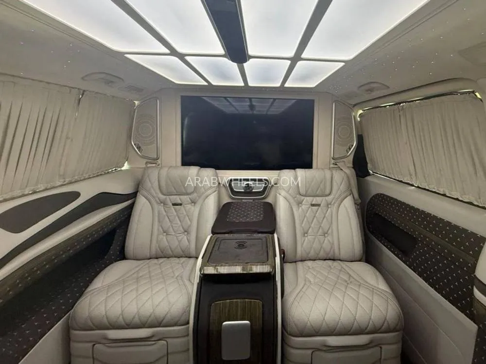 Mercedes Benz V Class 2022 for Sale in Dubai Image-15