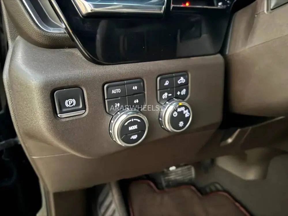 جي إم سي سييرا 2025 for Sale in الشارقة Image-10