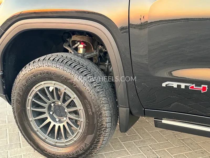 GMC Sierra 2022 for Sale in Sharjah Image-8