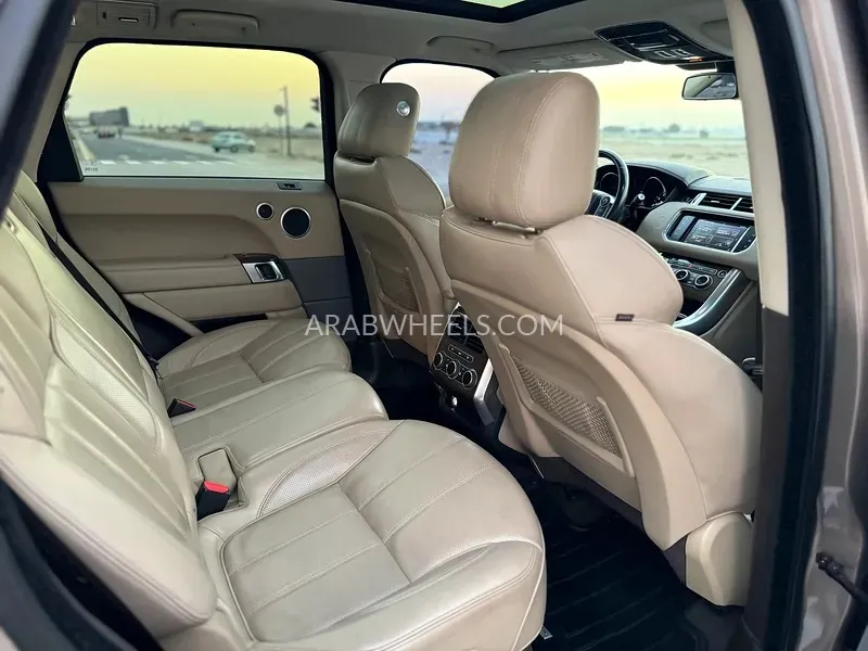 لاند روفر رينج روفر سبورت 2016 for Sale in الشارقة Image-11