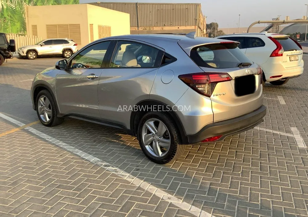 Honda HR-V 2020 for Sale in Dubai Image-11