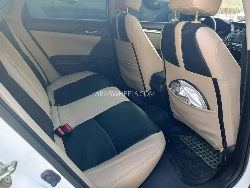 Honda Civic 2019 for Sale in Dubai Image-12