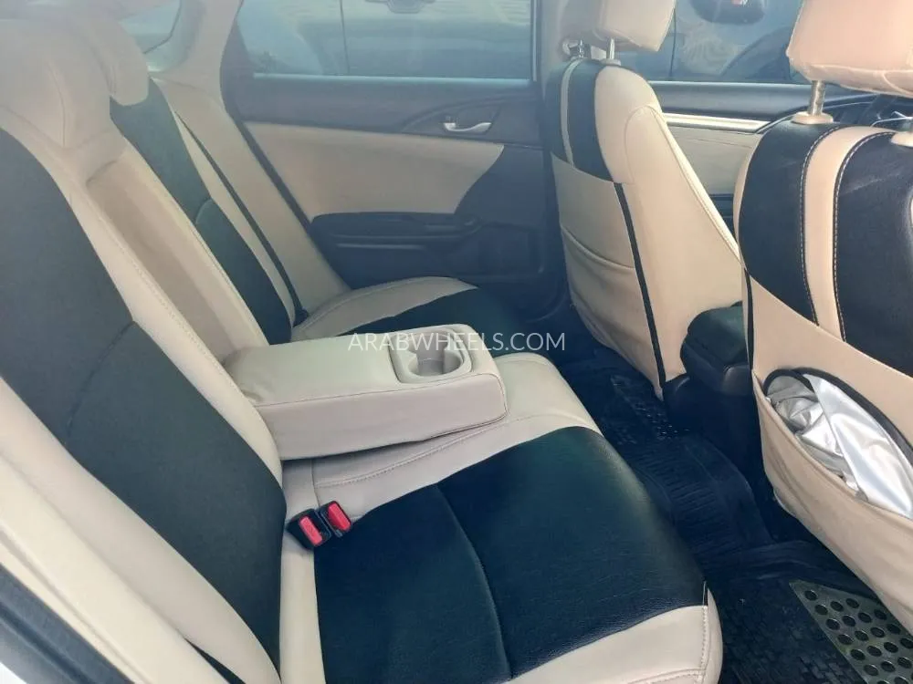 Honda Civic 2019 for Sale in Dubai Image-13