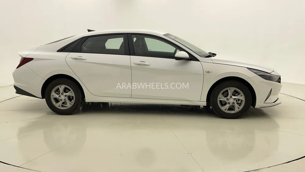 هيونداي إلنترا 2023 for Sale in دبي Image-2