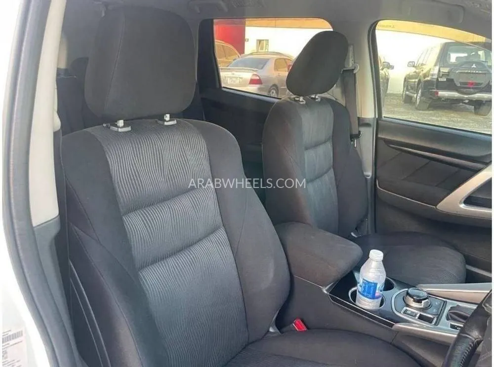 ميتسوبيشي باجيرو 2017 for Sale in دبي Image-19