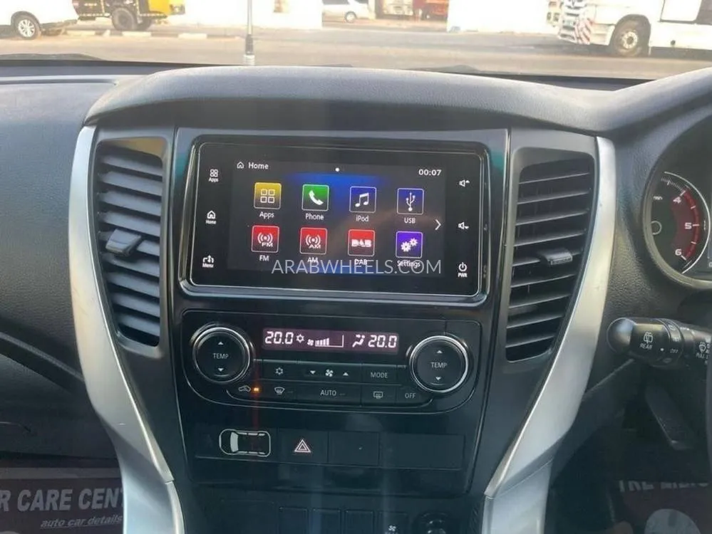 ميتسوبيشي باجيرو 2017 for Sale in دبي Image-23