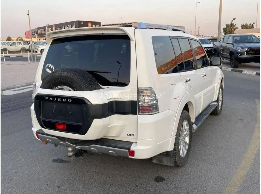 ميتسوبيشي باجيرو 2017 for Sale in دبي Image-5