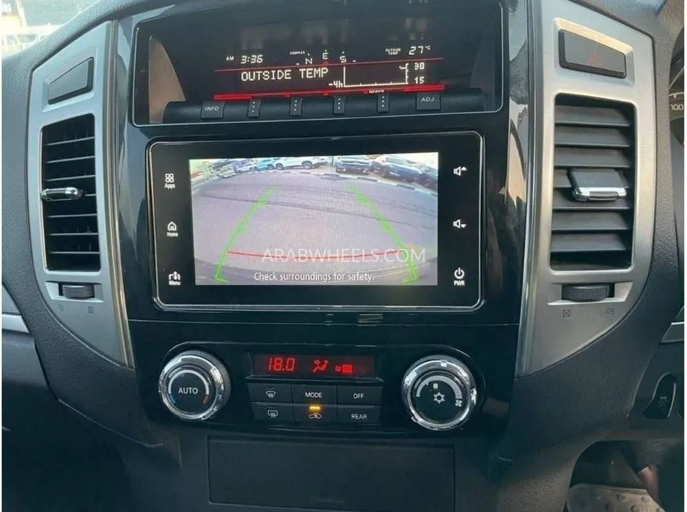 ميتسوبيشي باجيرو 2017 for Sale in دبي Image-11