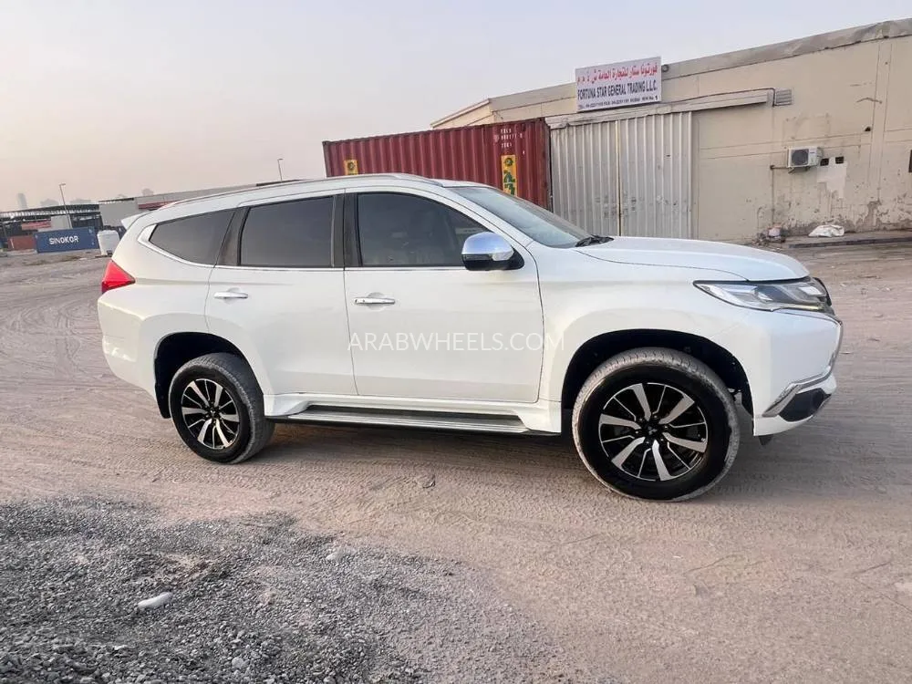 ميتسوبيشي باجيرو 2018 for Sale in دبي Image-7