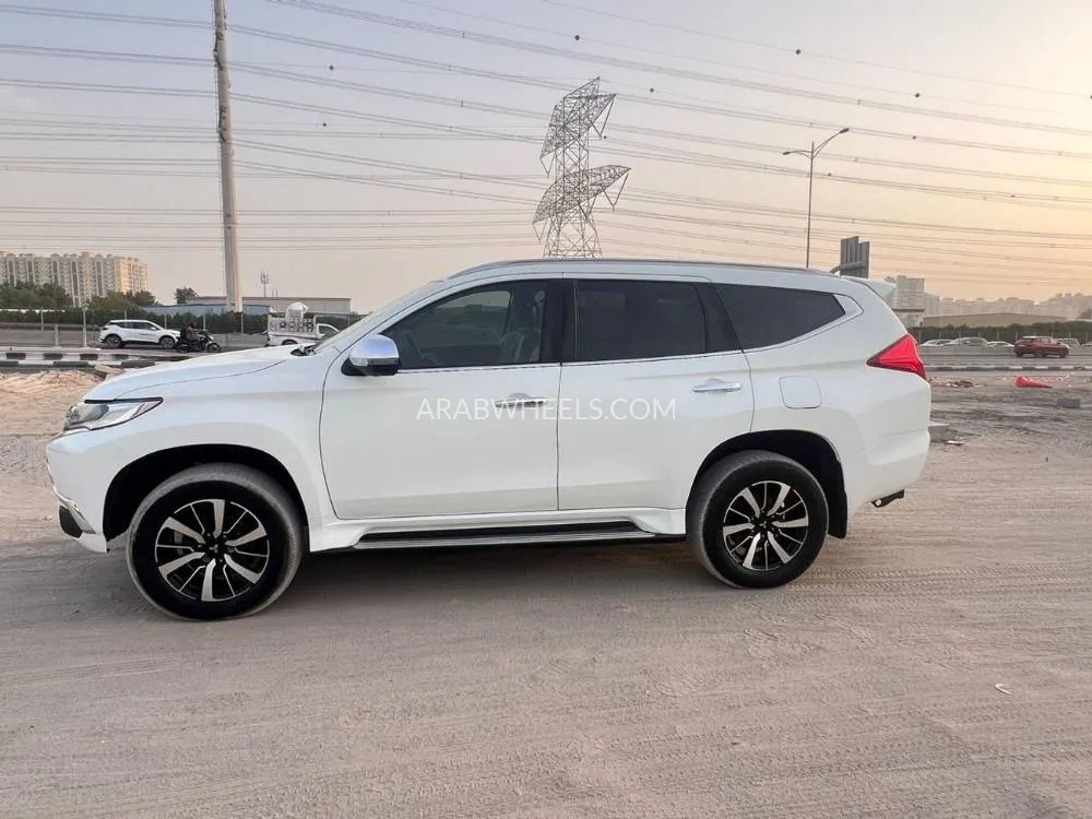 ميتسوبيشي باجيرو 2018 for Sale in دبي Image-8
