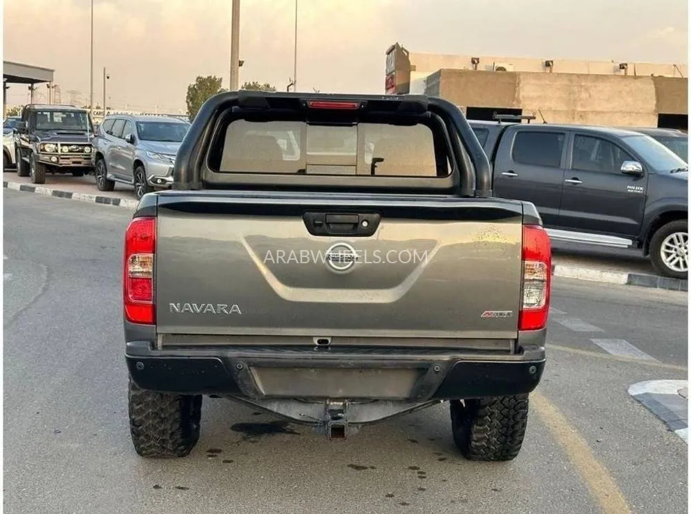 Nissan Navara 2019 for Sale in Dubai Image-8