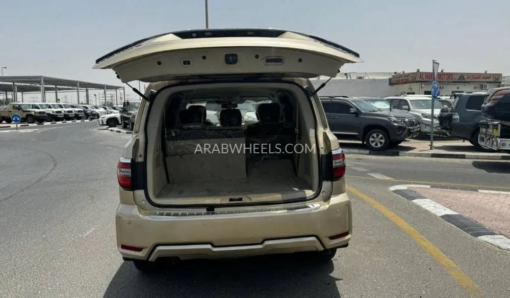 Nissan Patrol 2012 for Sale in Dubai Image-10