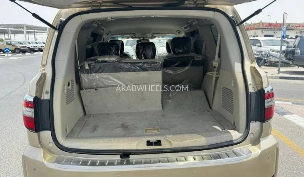 Nissan Patrol 2012 for Sale in Dubai Image-11