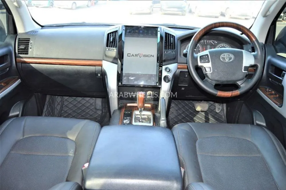 Toyota Land Cruiser 2015 for Sale in Dubai Image-9