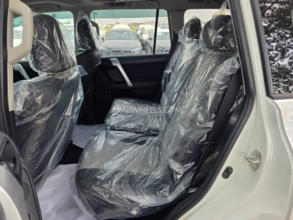Toyota Land Cruiser Prado 2015 for Sale in Dubai Image-16