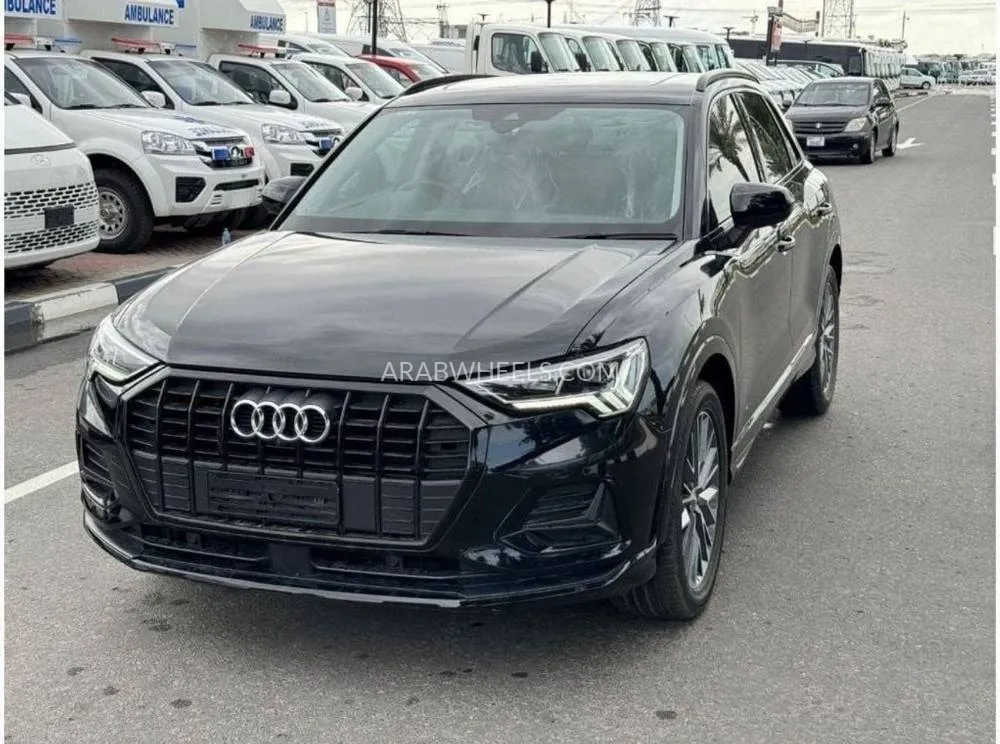 Audi Q3 2020 for Sale in Dubai Image-2